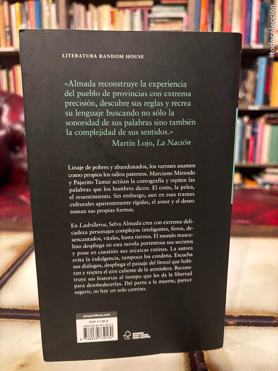 Libros de segunda mano: Ladrilleros. Selva Almada. - Foto 2