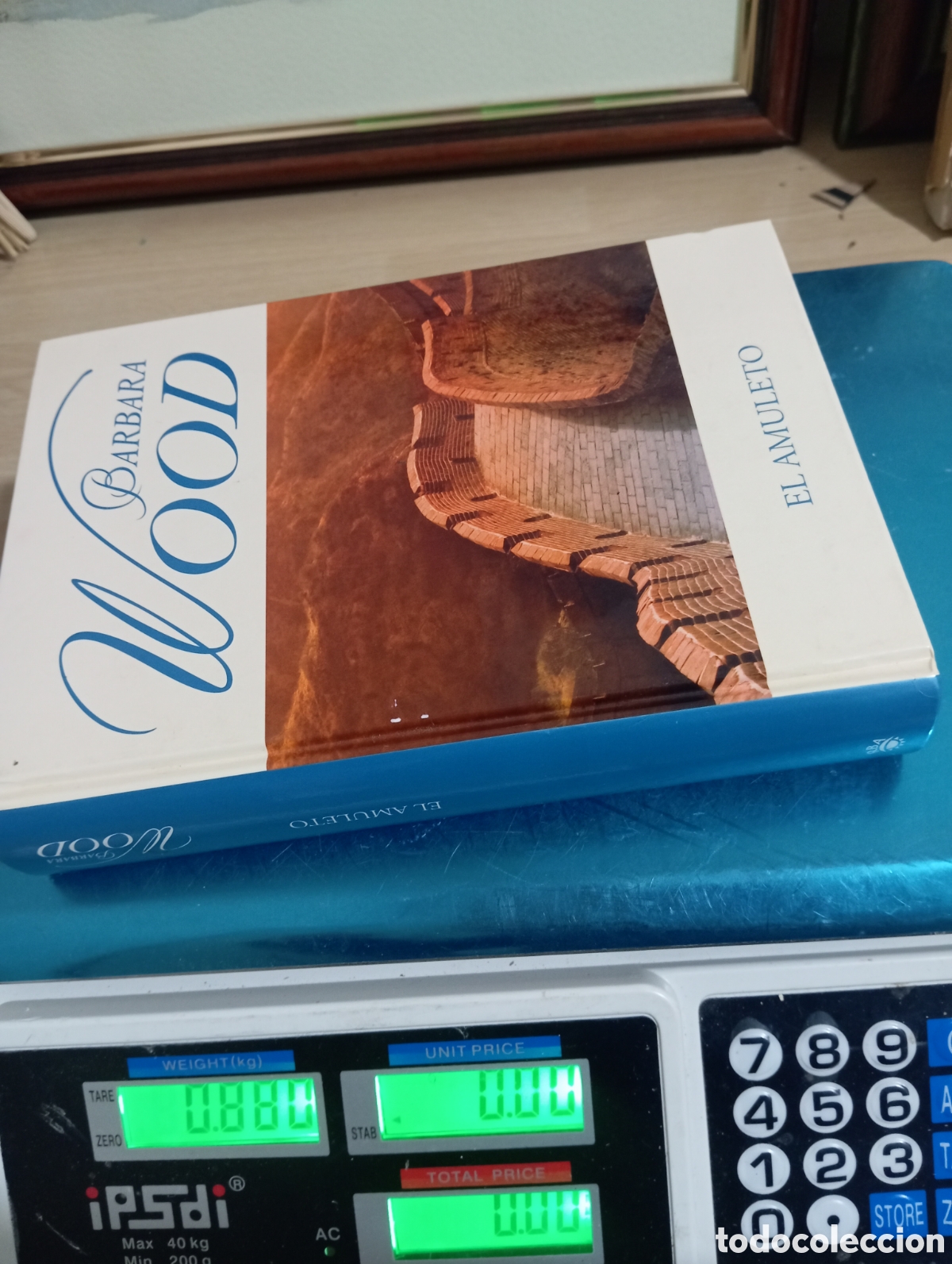 Libros de segunda mano: El amuleto. Barbara Wood - Foto 2