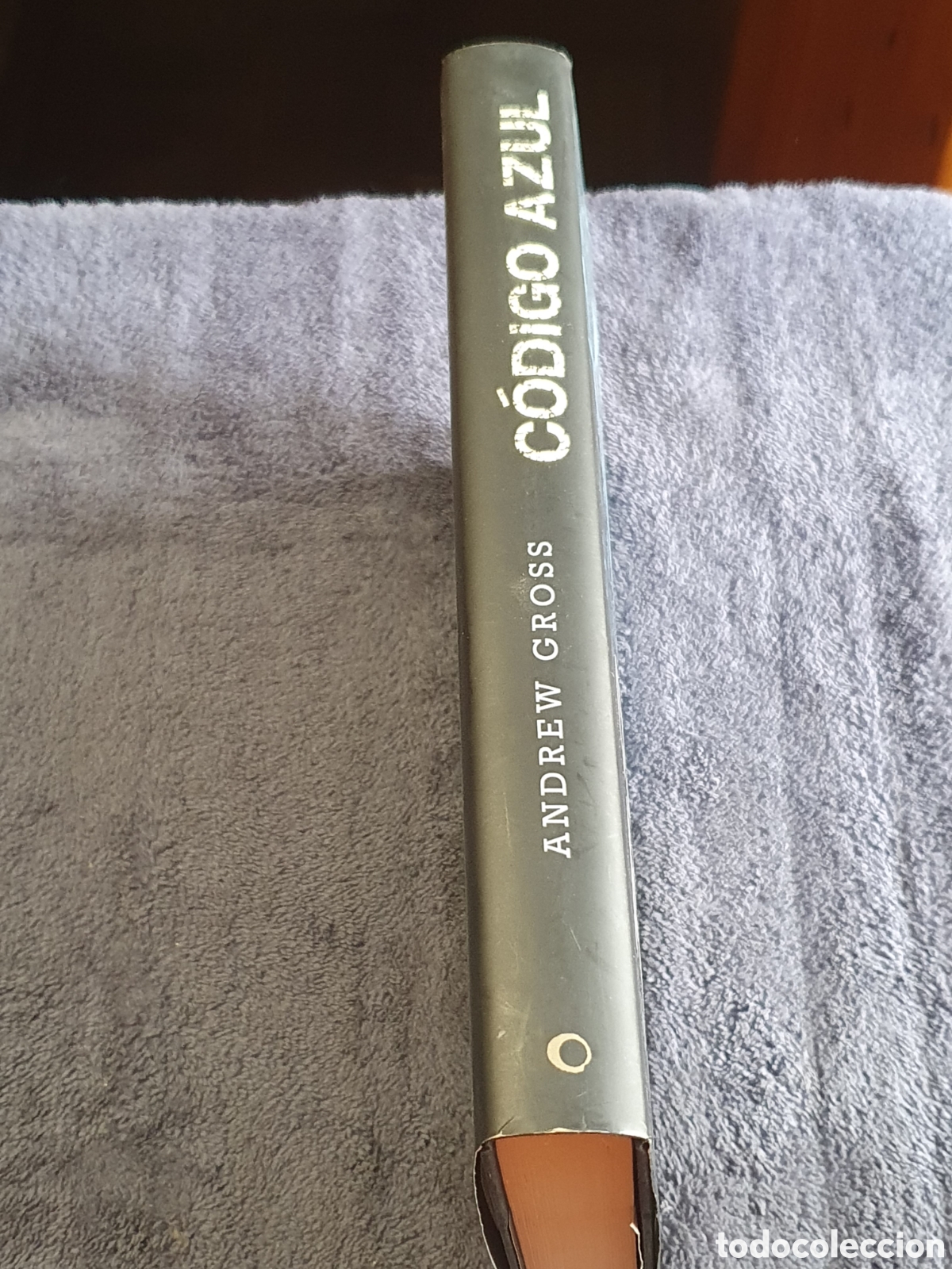 Libros de segunda mano: L2. C&oacute;digo Azul - Andrew Gross, C&iacute;rculo De Lectores. - Foto 2