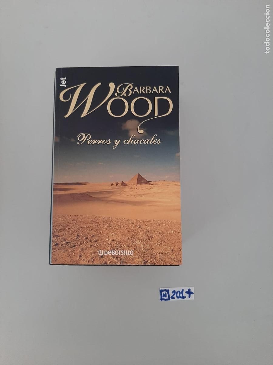 Libros de segunda mano: Libro: perros y chacales - Foto 1