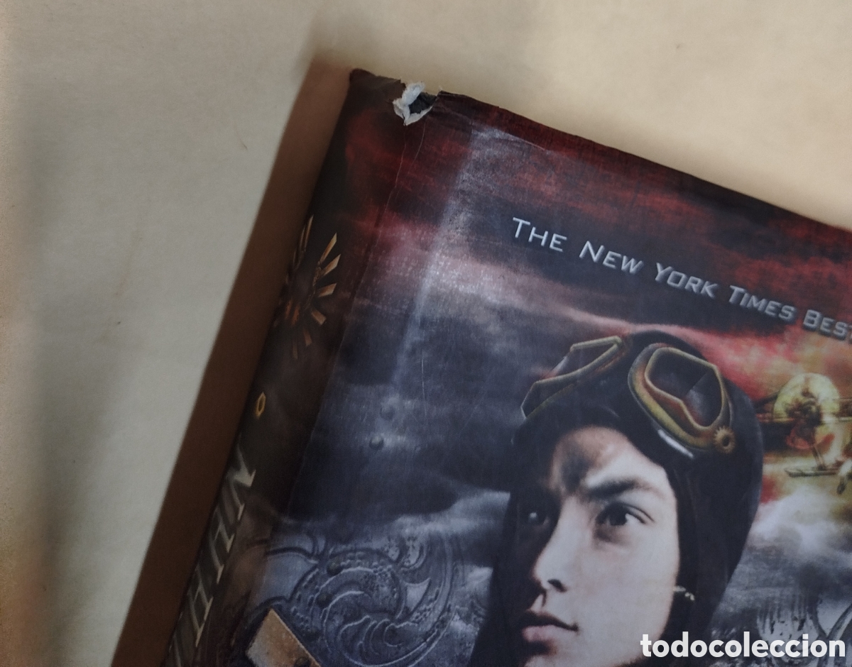 Libros de segunda mano: Leviathan - Scott Westerfeld - Foto 2