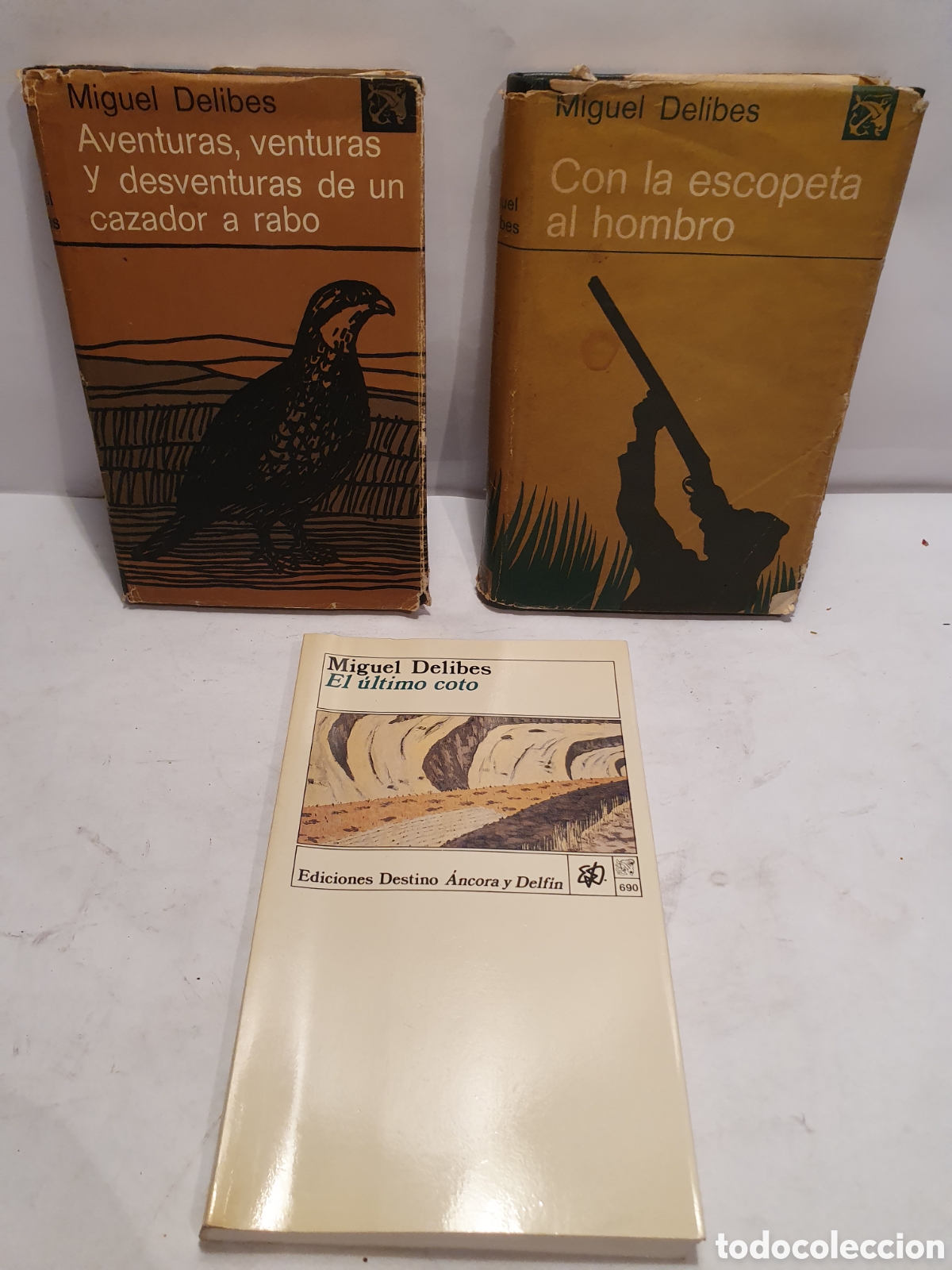 Libros de segunda mano: MIGUEL DELIBES. 3 PRIMERAS EDICIONES. EL ULTIMO COTO. CON LA ESCOPETA AL HOMBRO. AVENTURAS, VENTURAS