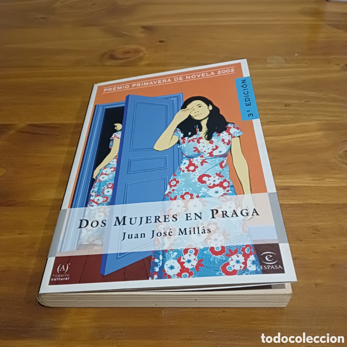 Libros de segunda mano: Dos mujeres en Praga. - Foto 1