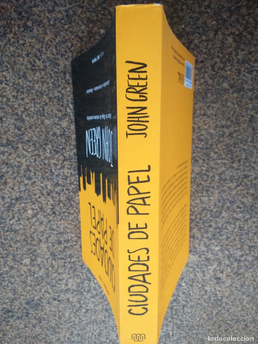 Libros de segunda mano: CIUDADES DE PAPEL -- JOHN GREEN -- - Foto 3