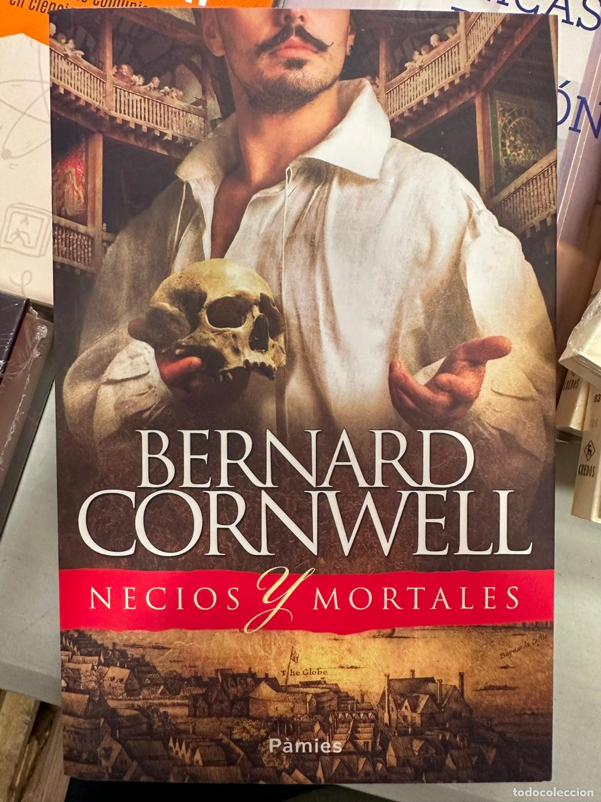 Libros de segunda mano: Necios y mortales - Cornwell, Bernard - Foto 1