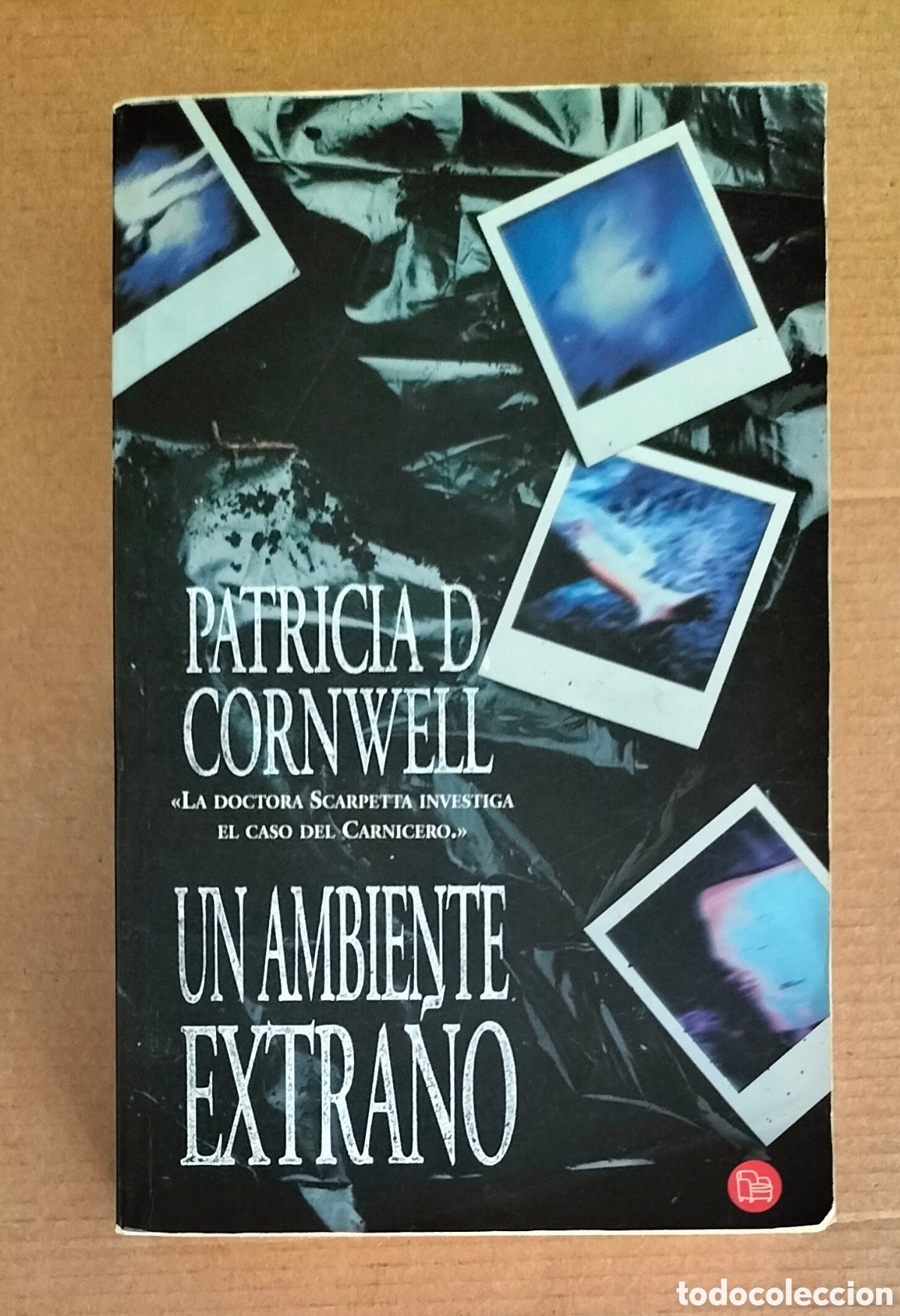 Libros de segunda mano: Un ambiente extra&ntilde;o. Patricia D Cornwell. Punto de lectura 17/6. Suma de letras, 2001. Libro