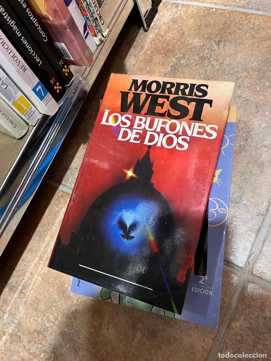 Libros de segunda mano: BLAS47D MORRIS WEST, LOS BUFONES DE DIOS - Foto 1