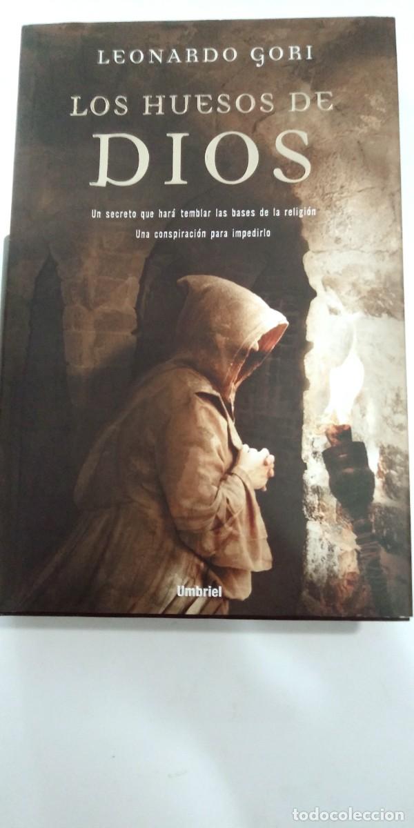 Libros de segunda mano: Los huesos de Dios Leonardo Gori - Foto 1