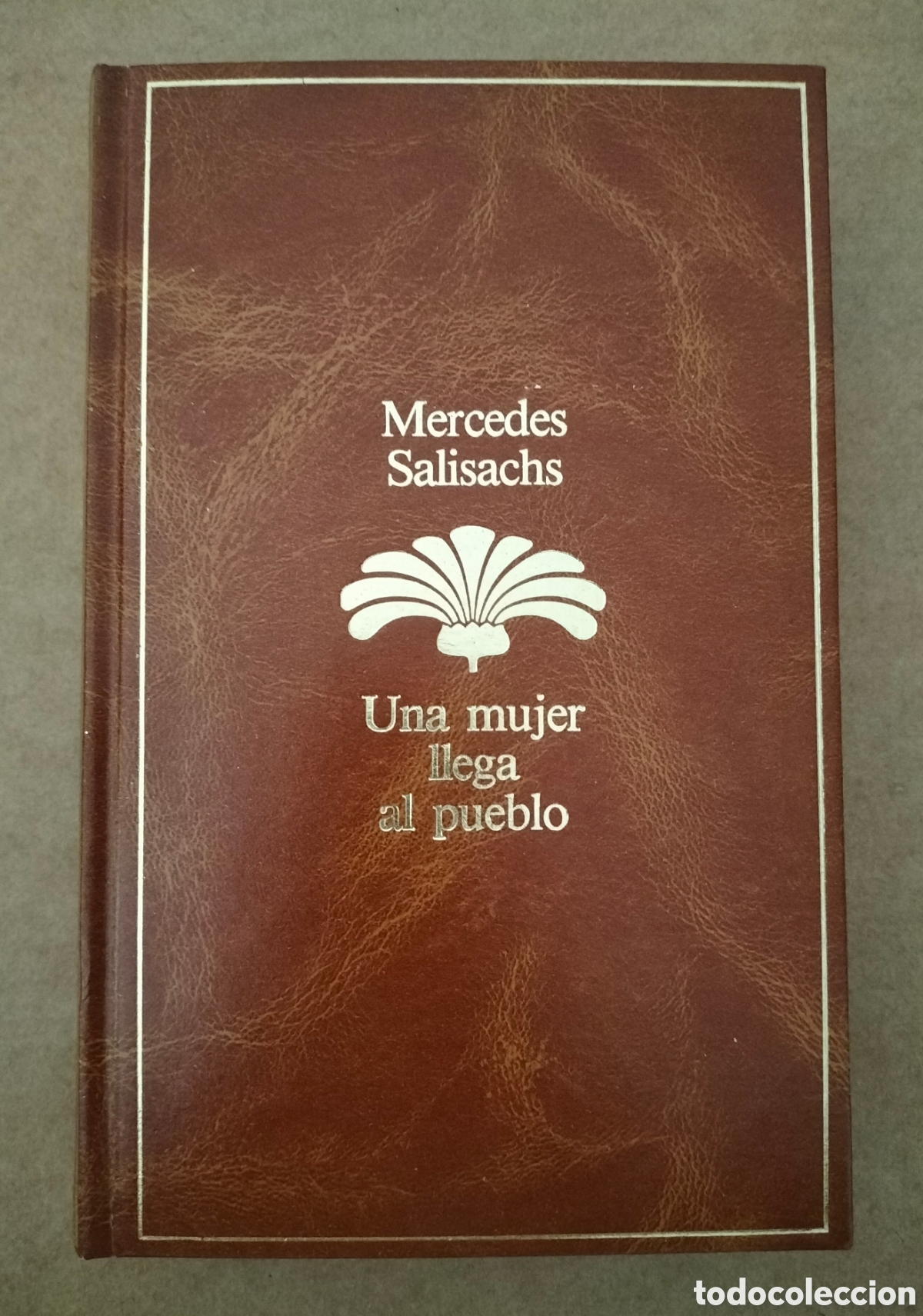Libros de segunda mano: Una mujer llega al pueblo. Mercedes Salisachs. Antolog&iacute;a literaria. Editorial planeta, 1985. Libro