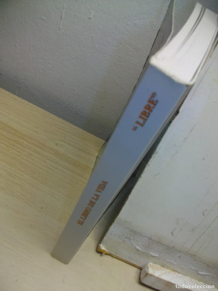 Libros de segunda mano: EL LIBRO DE LA VIDA Tapa blanda - Foto 2