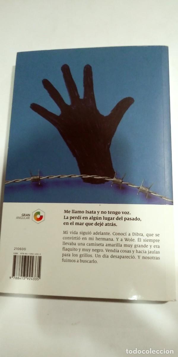 Libros de segunda mano: El mar detr&aacute;s Gin&eacute;s S&aacute;nchez - Foto 2