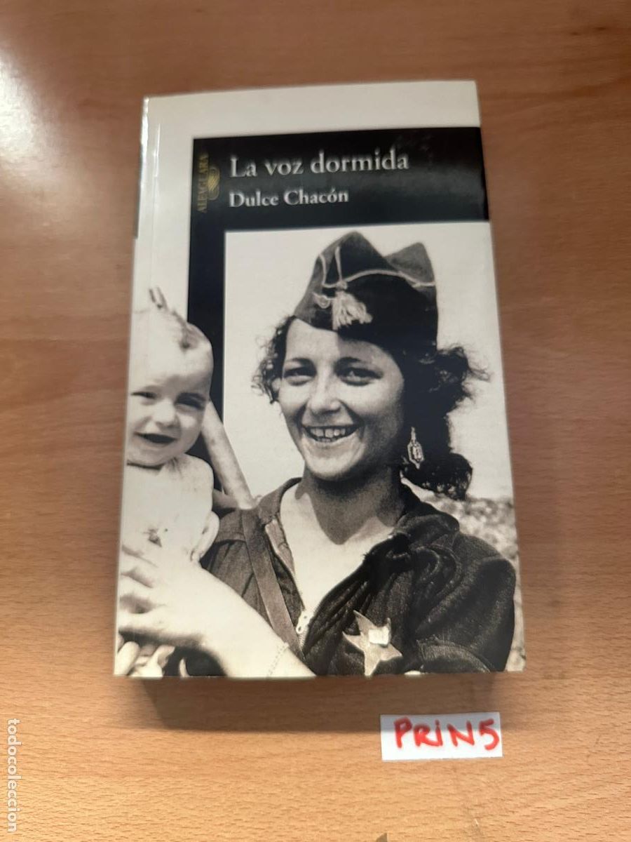 Libros de segunda mano: Libro: la voz dormida - Foto 1