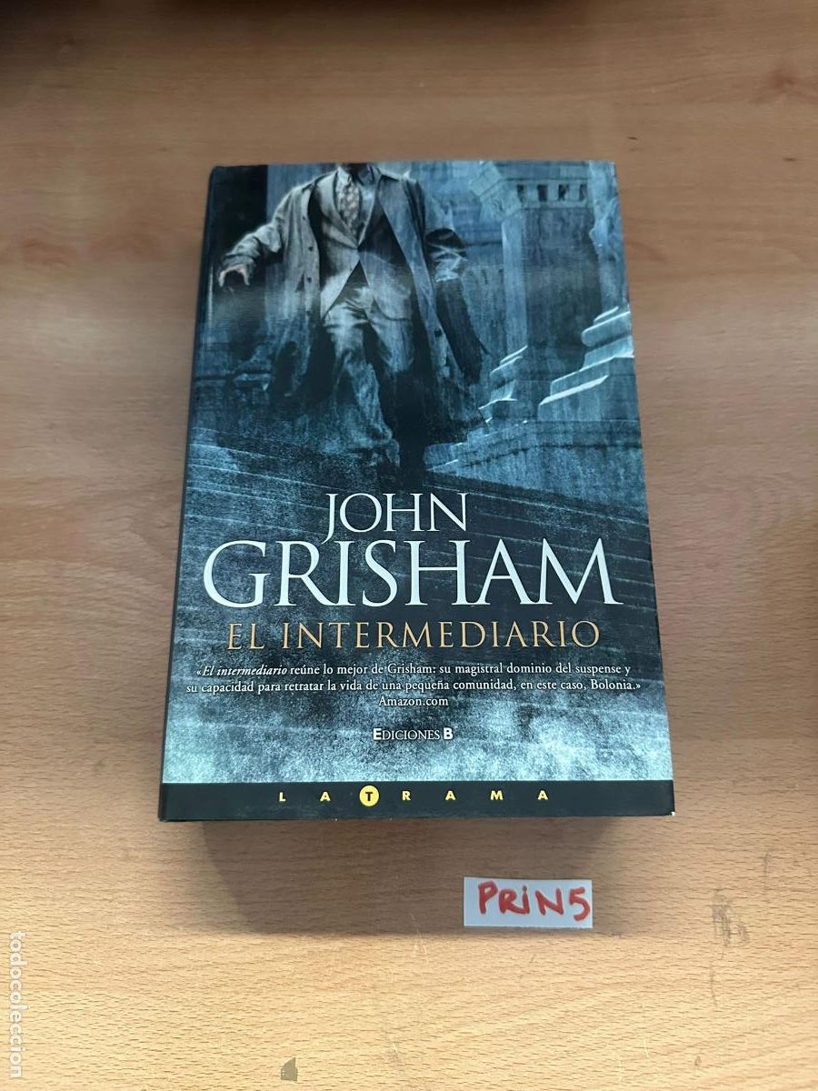 Libros de segunda mano: John Grisham El intermediario - Foto 1