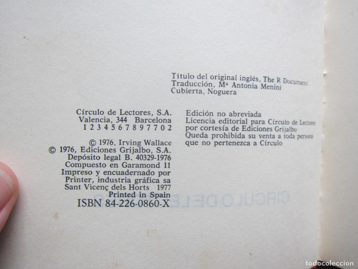 Libros de segunda mano: EL DOCUMENTO R - IRVING WALLACE (C&Iacute;RCULO DE LECTORES) NOVELA - Foto 3