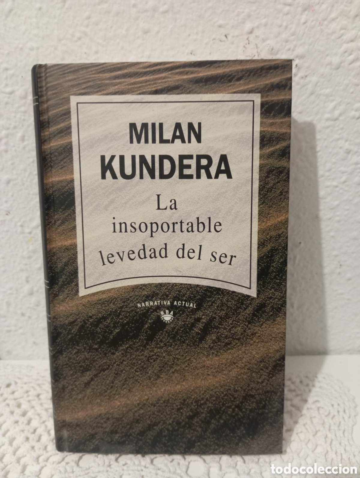 Libros de segunda mano: La insoportable levedad del ser. Milan Kundera - Foto 1