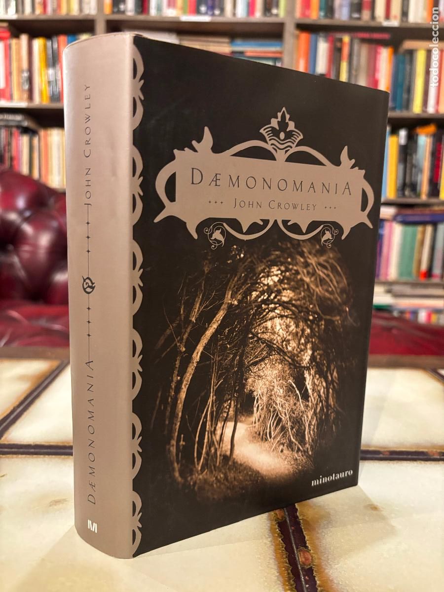 Libros de segunda mano: Daemonoman&iacute;a. John Crowley. - Foto 1