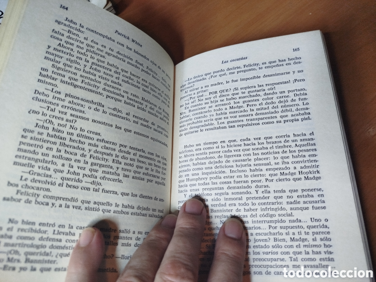Libros de segunda mano: Las cacat&uacute;as. Patrick white. - Foto 2