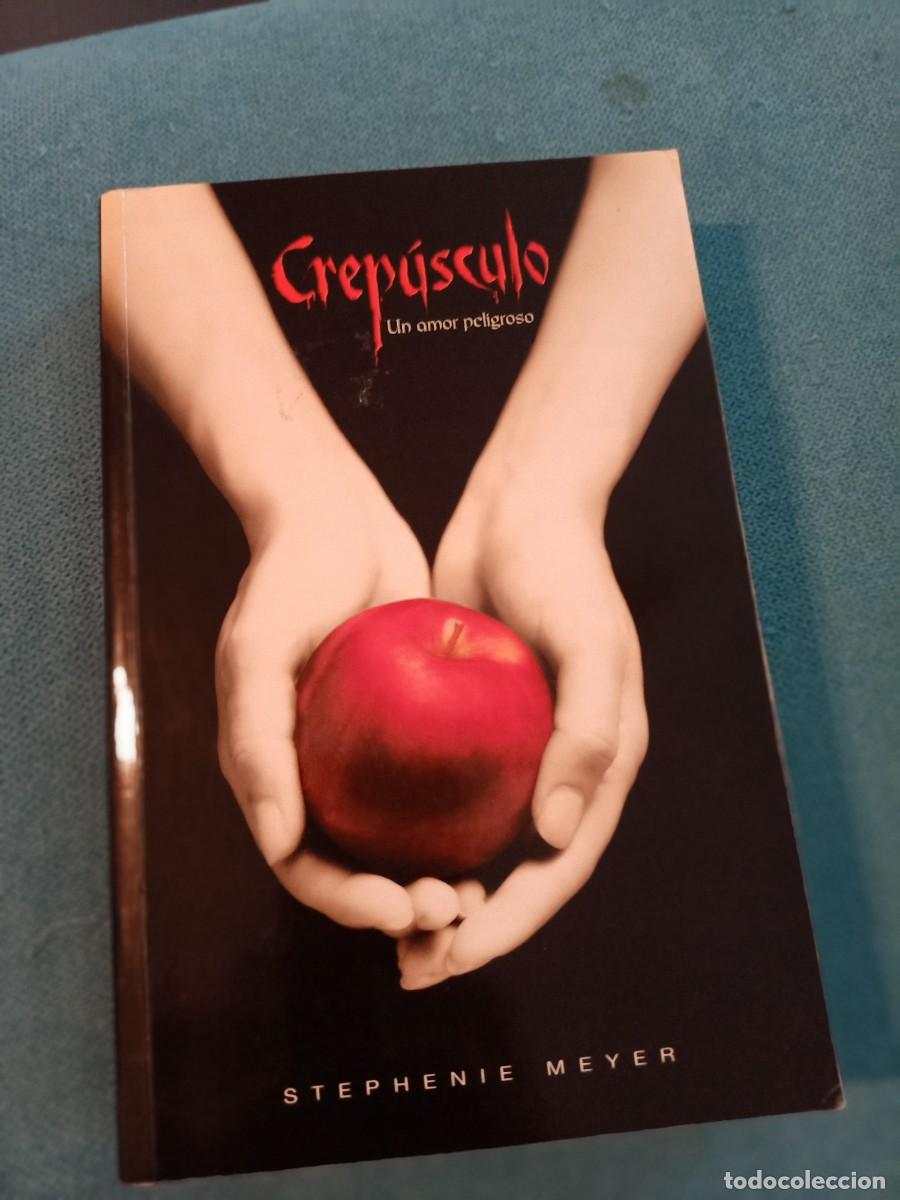 Libros de segunda mano: libro crepusculo de Meyer - Foto 1