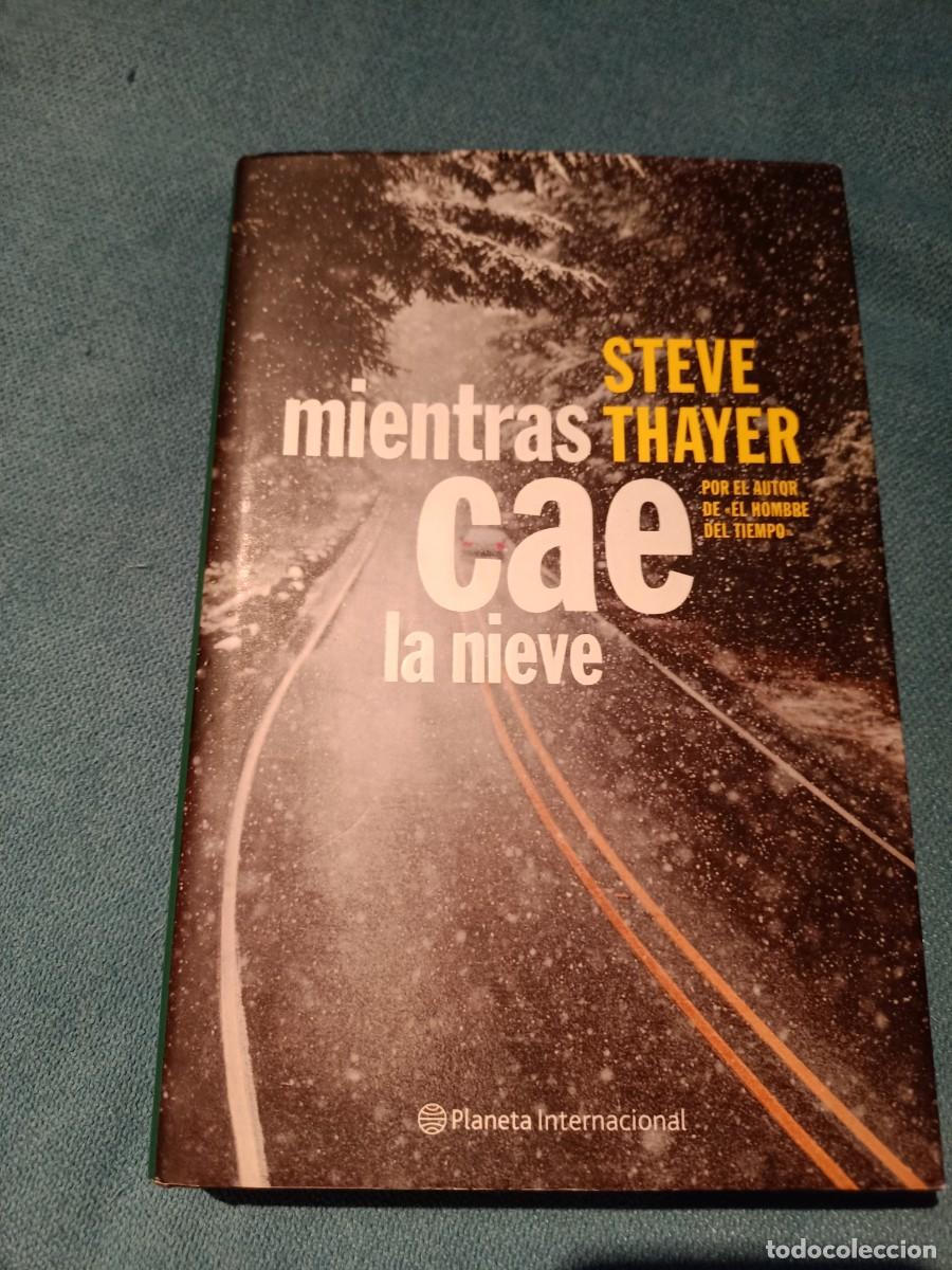 Libros de segunda mano: mientras cae la nieve - Foto 1