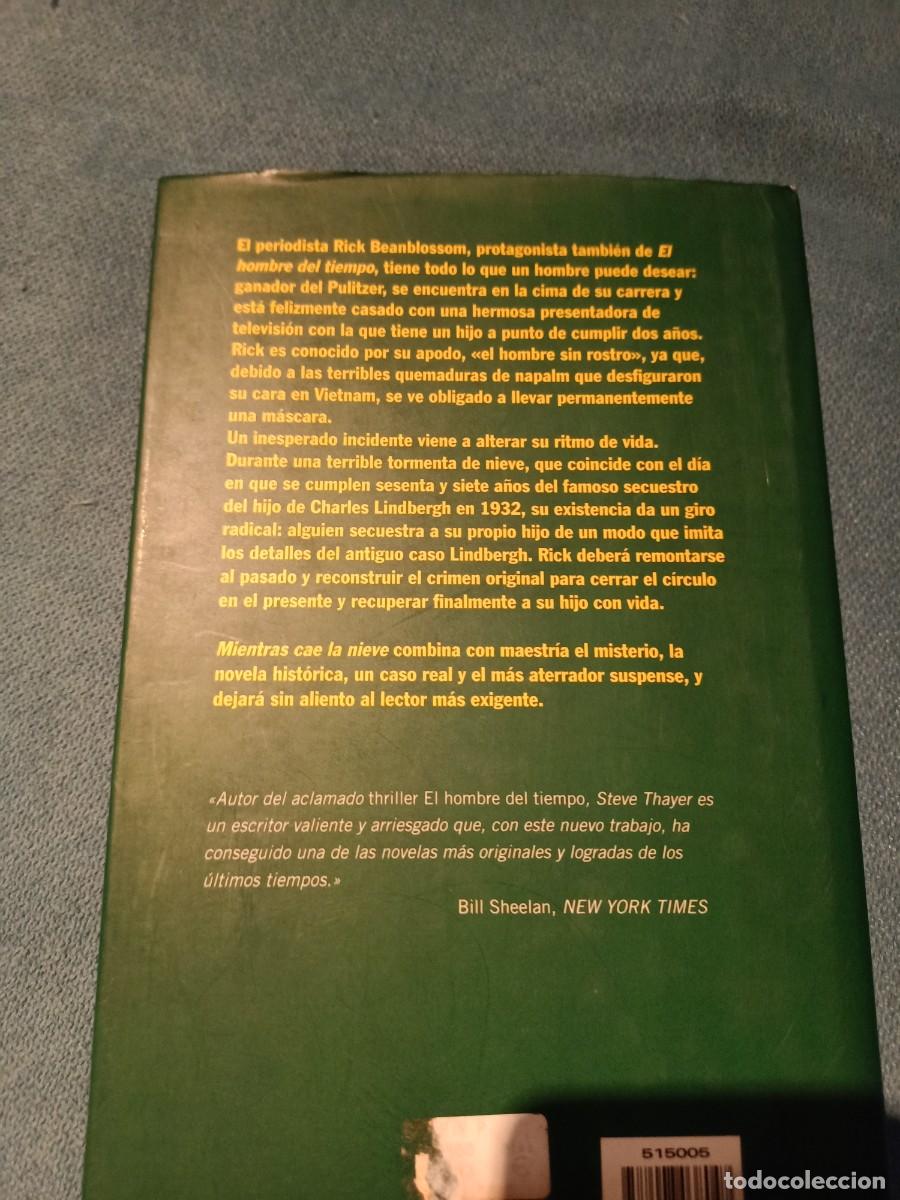 Libros de segunda mano: mientras cae la nieve - Foto 2