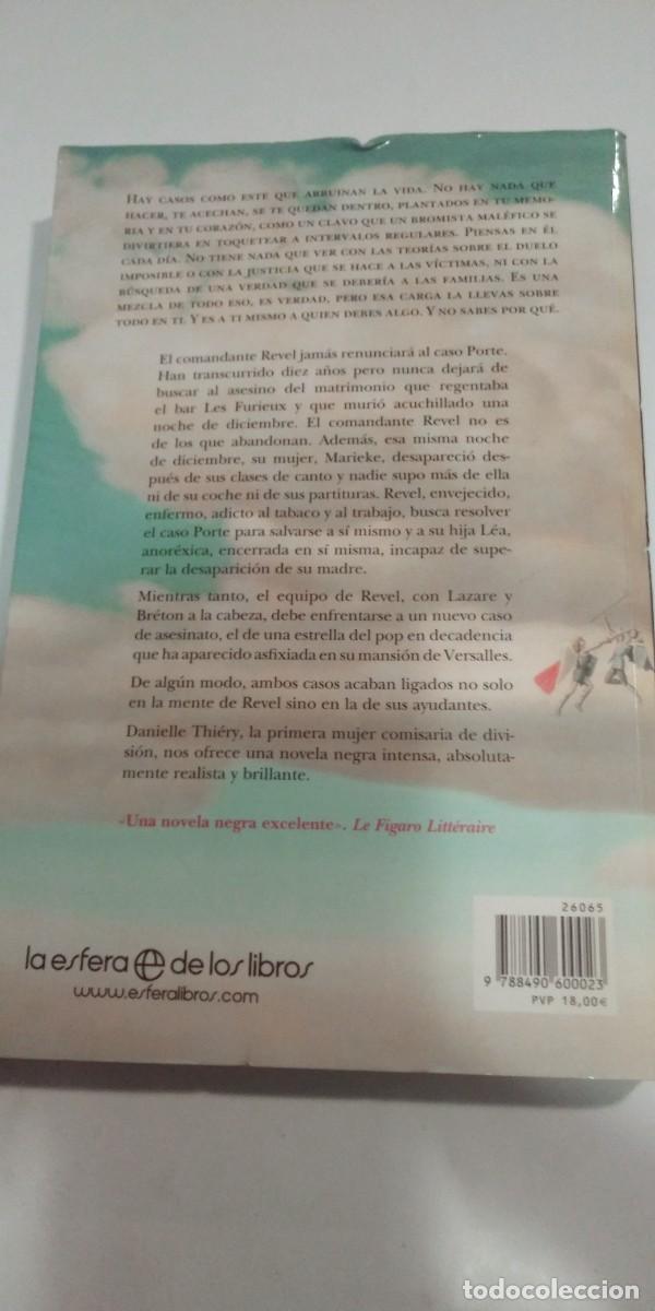 Libros de segunda mano: Clavos en el coraz&oacute;n Danielle Thiery - Foto 2
