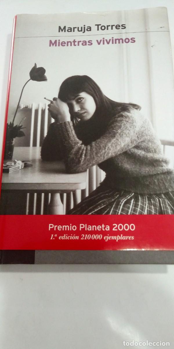 Libros de segunda mano: Mientras vivimos Maruja Torres - Foto 1