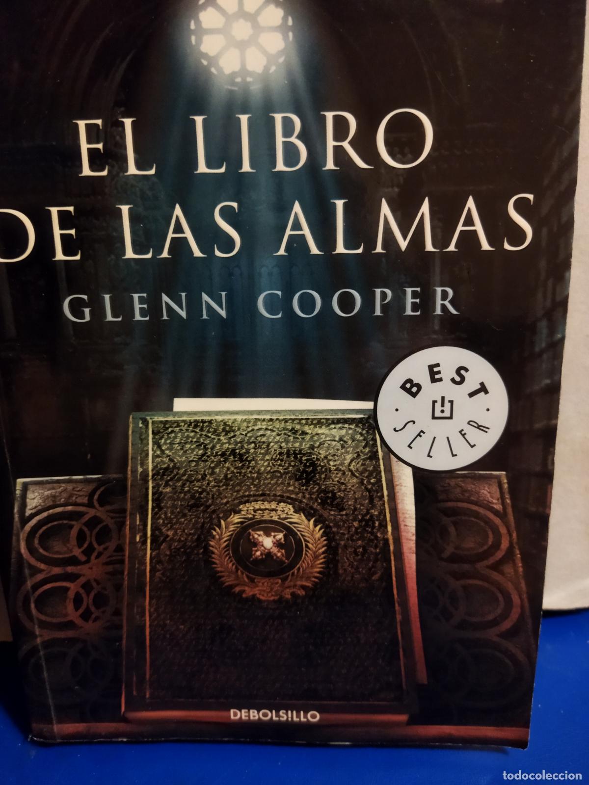 Libros de segunda mano: El libro de las almas Glenn Cooper debolsillo - Foto 1
