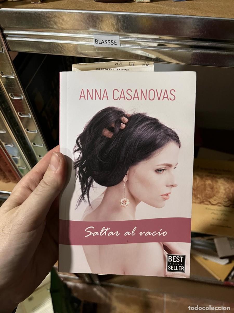 Libros de segunda mano: BLAS55E ANNA CASANOVAS, SALTAR AL VACIO