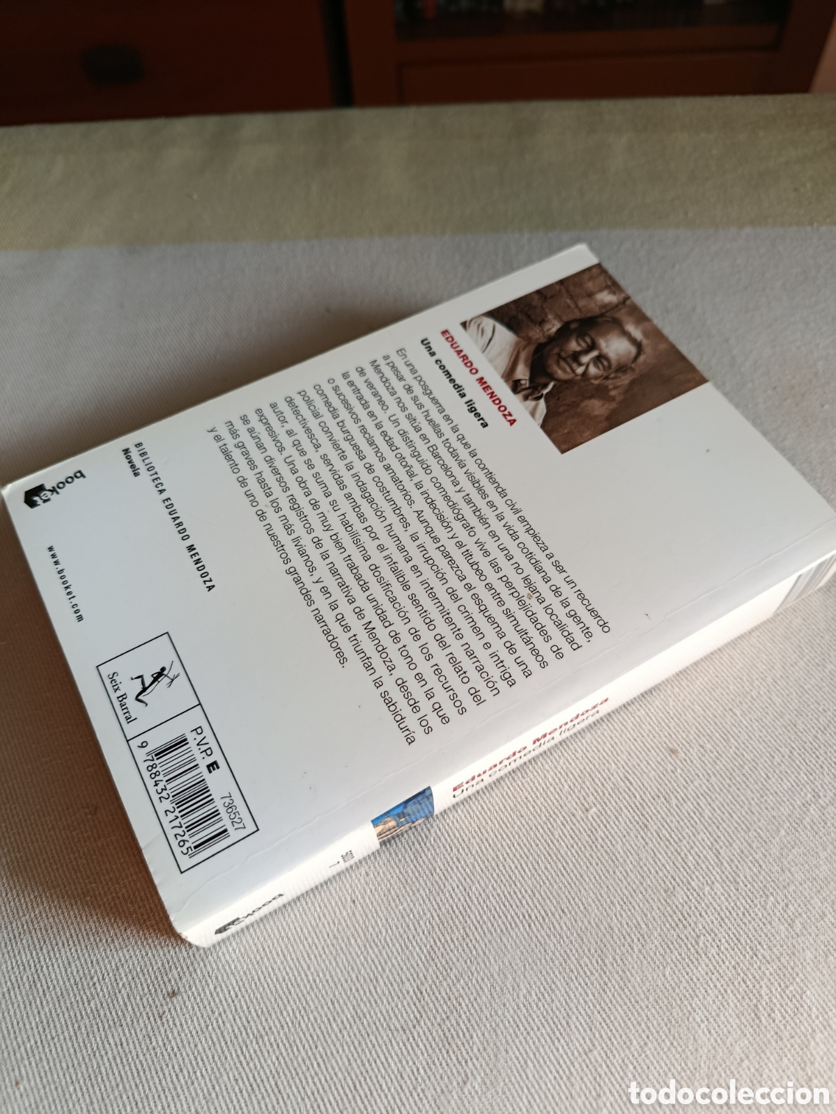 Libros de segunda mano: Una comedia ligera - Eduardo Mendoza - Foto 2