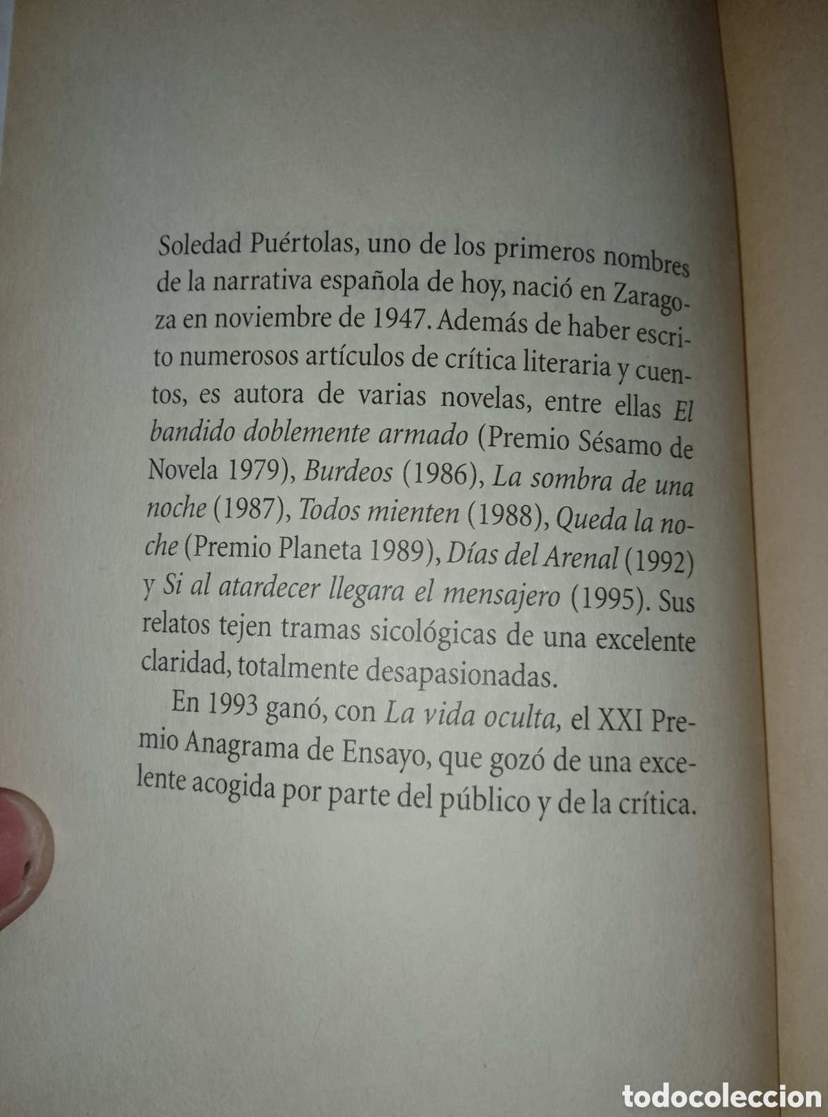 Libros de segunda mano: SOLEDAD PUERTOLAS A LA HORA EN QUE CIERRAN LOS BARES 1998 - Foto 2