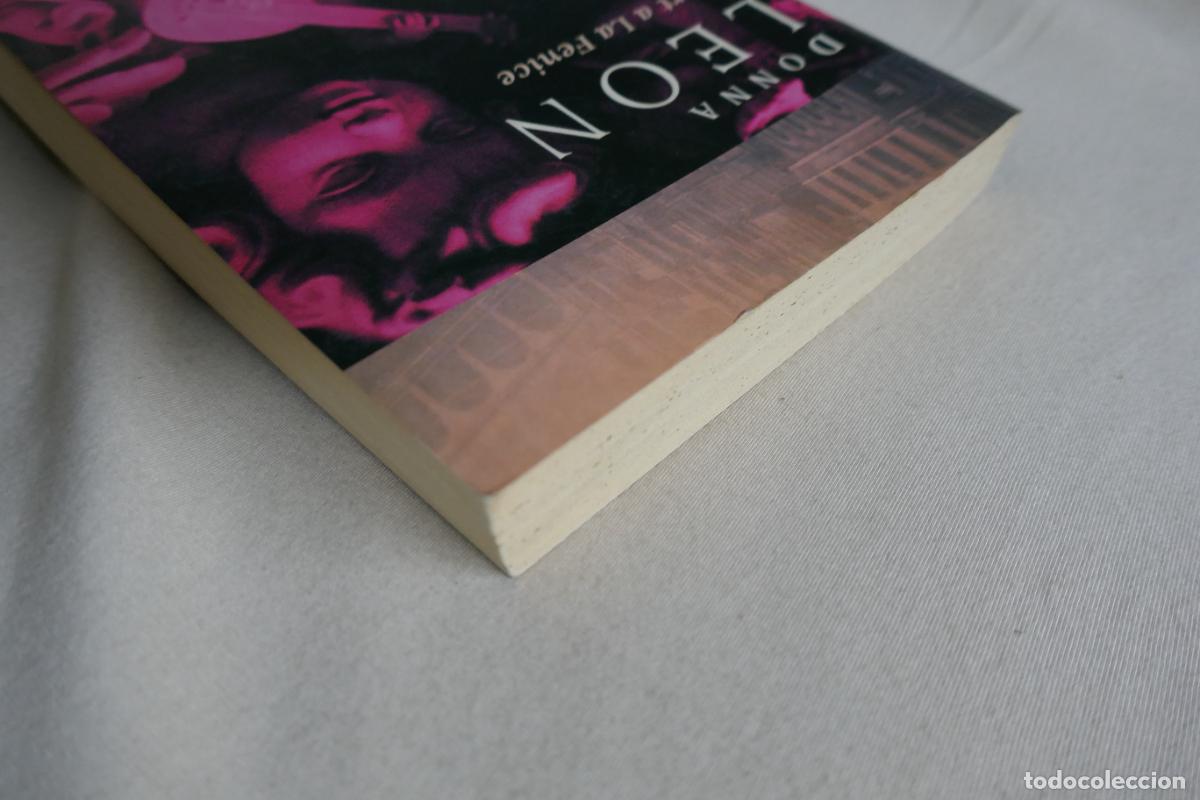 Libros de segunda mano: MORT A LA FENICE - DONNA LEON - EDICIONES 62 (EN CATALAN) - Foto 3