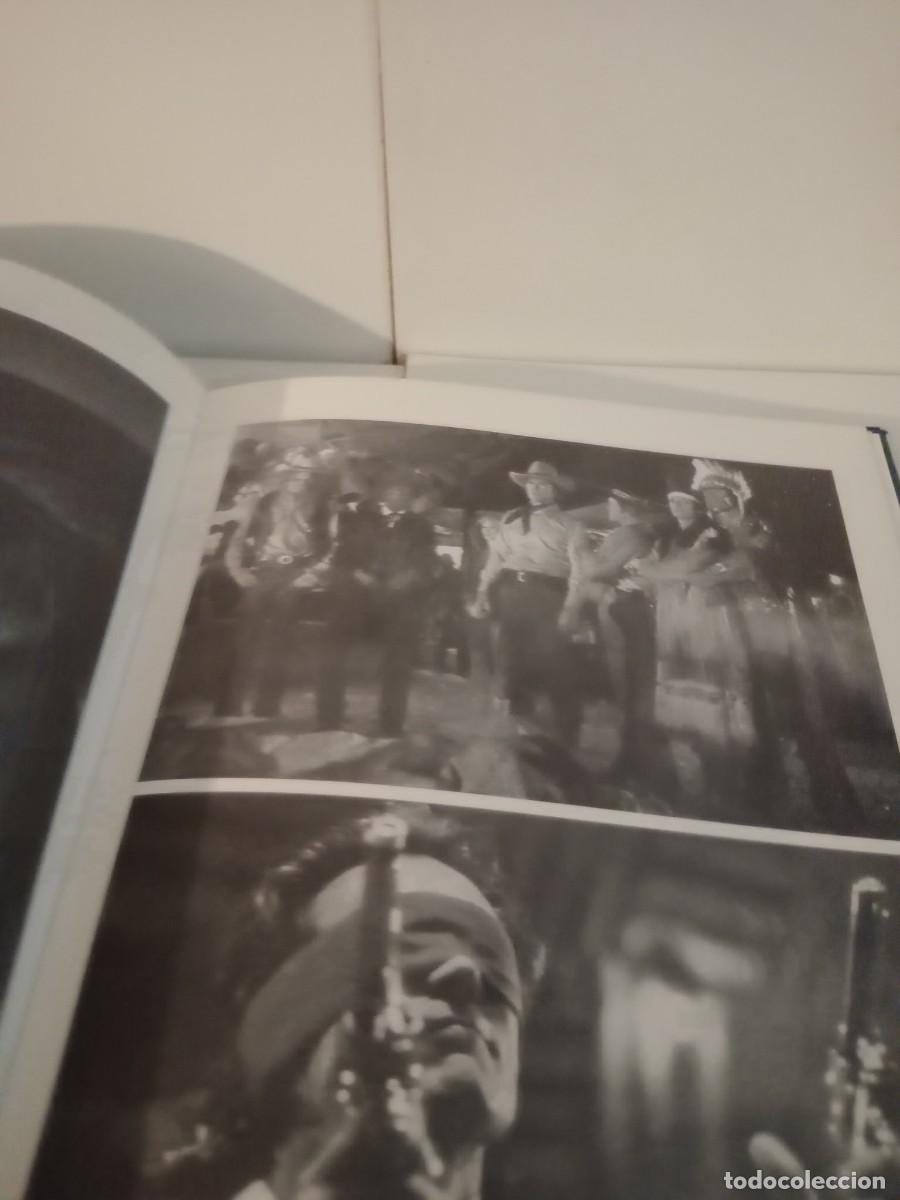 Libros de segunda mano: Libro Clint Eastwood - libro cine - Foto 8