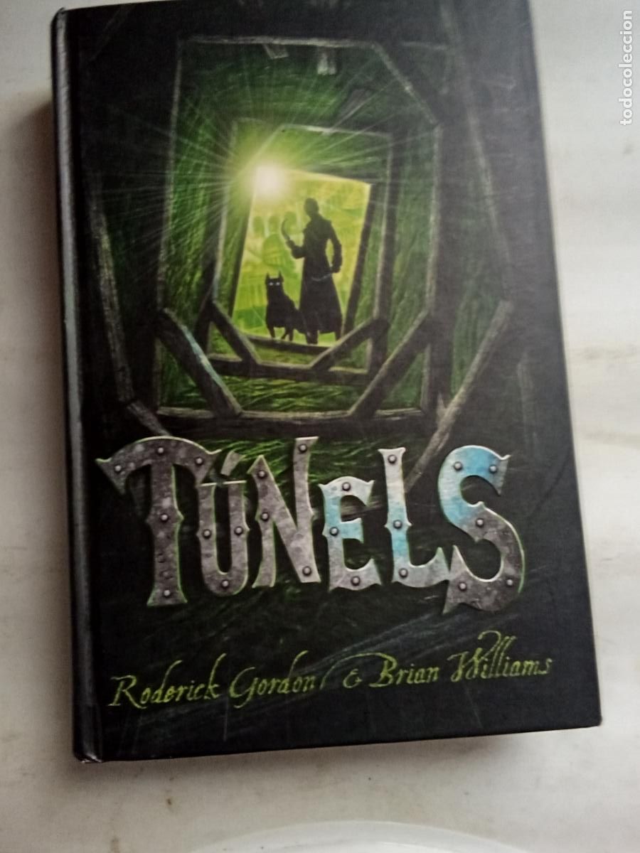 Libros de segunda mano: T&Uacute;NELS RODERICK GORDON & BRIAN WILLIAMS - Foto 1