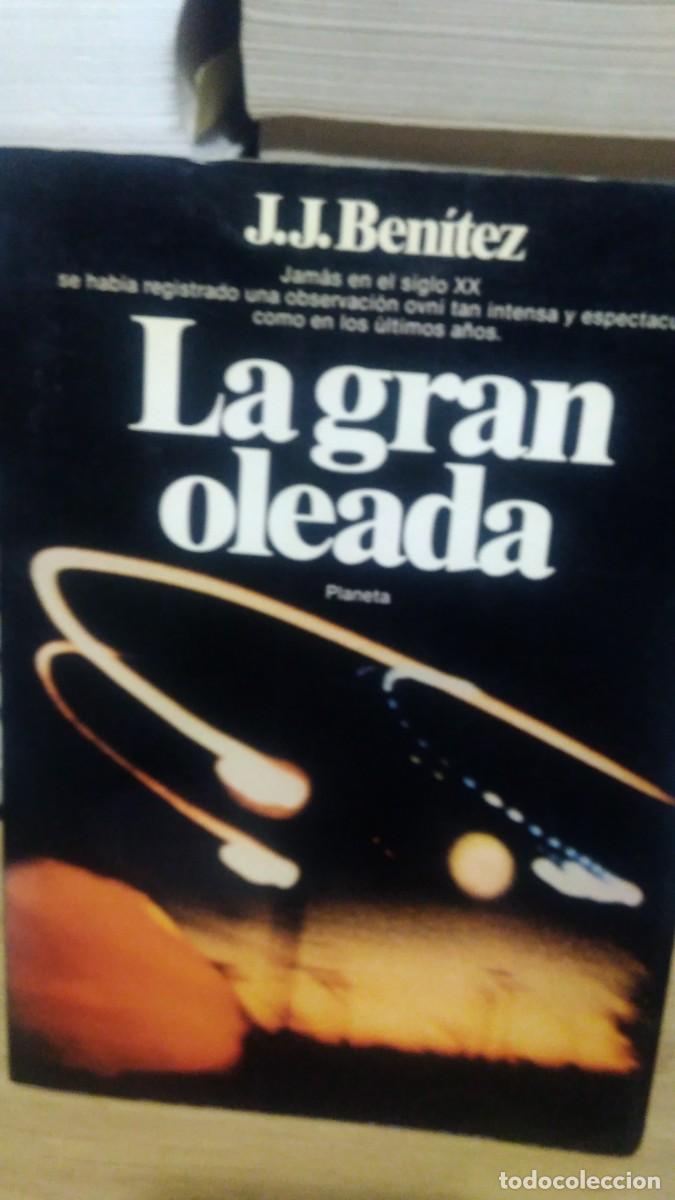 Libros de segunda mano: La gran oleada J.J. Benitez - Foto 1