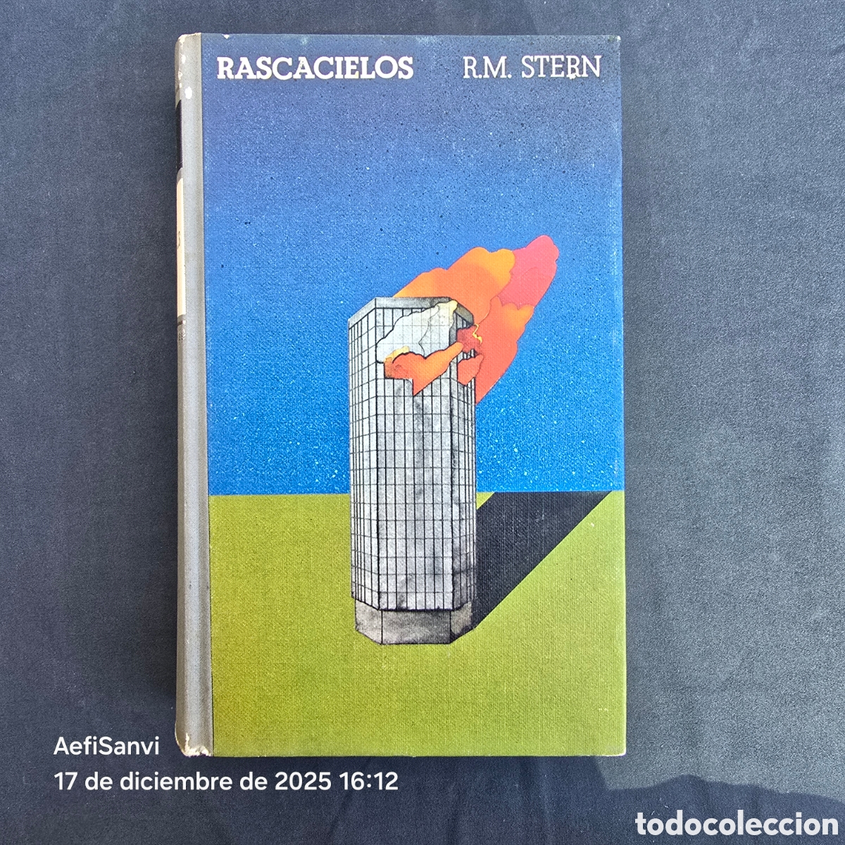 Libros de segunda mano: RASCACIELOS (R.M. STERN) (C&Iacute;RCULO DE LECTORES)