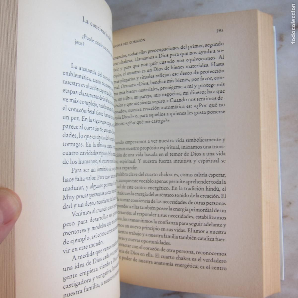 Libros de segunda mano: EL PODER INVISIBLE EN ACCI&Oacute;N - CAROLINE MYSS (RBA) NOVELA - Foto 3