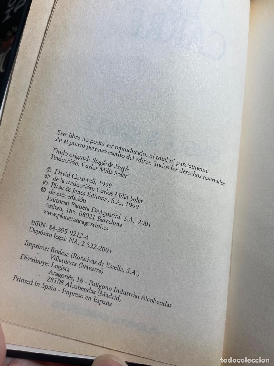 Libros de segunda mano: Libro Single Single | John le Carr&eacute;| 2001 - Foto 3
