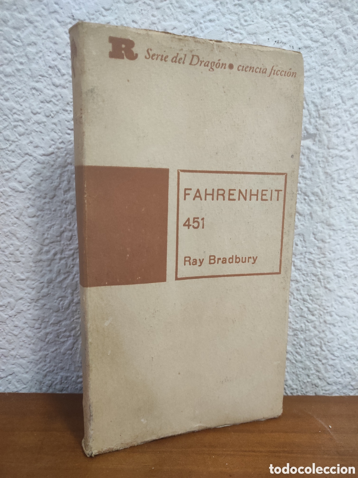 Libros de segunda mano: Bradbury, Ray - Fahrenheit 451. Y la roca grit&oacute;. Parque juegos. 1965. Impreso en La Habana, Cuba.