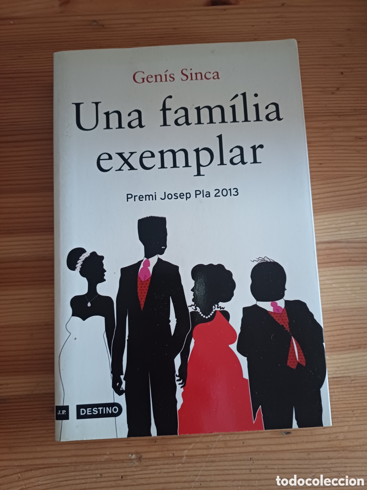Libros de segunda mano: Una fam&iacute;lia exemplar Gen&iacute;s Sinca Premi Josep Pla 2013