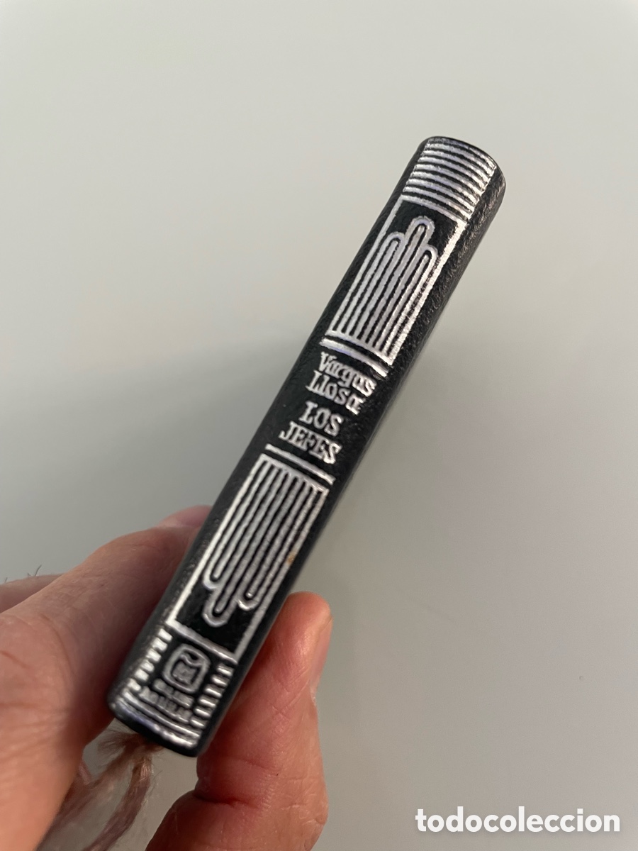 Libros de segunda mano: Los jefes. Vargas Llosa. Crisol&iacute;n 037. Aguilar 1&ordf; ed. 1974