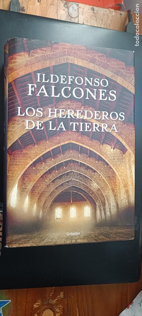 Libros de segunda mano: LOS HEREDEROS DE LA TIERRA-ILDEFONSO FALCONES. TAPA DURA