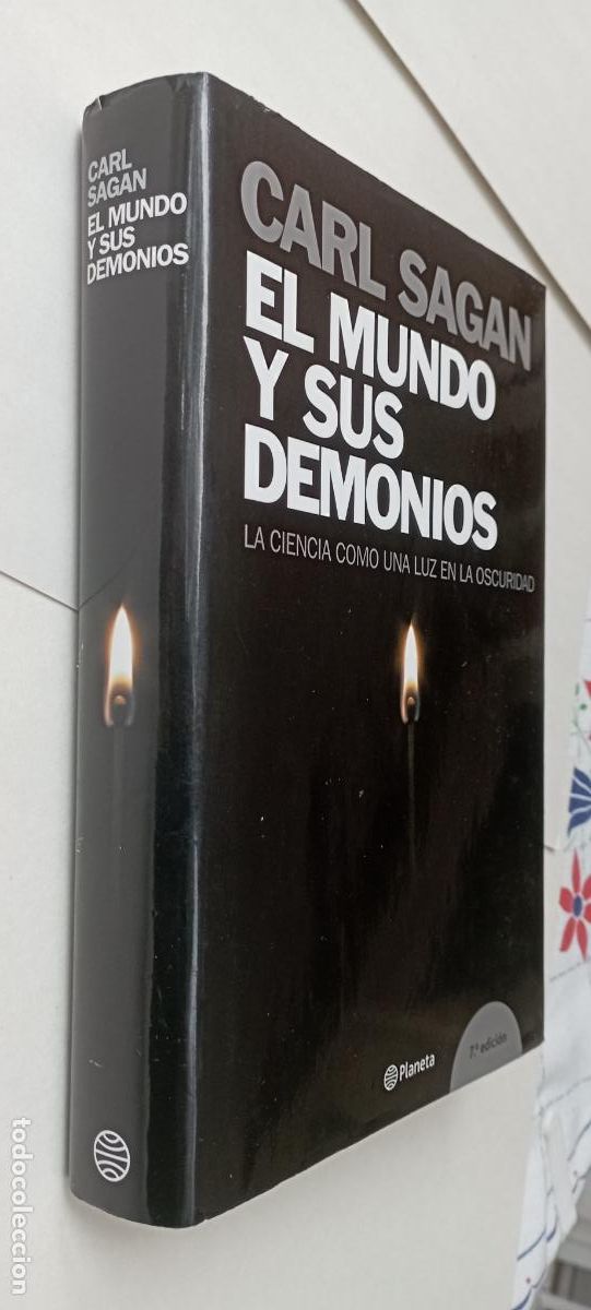 Libros de segunda mano: CARL SAGAN - EL MUNDO Y SUS DEMONIOS - LIBRO COMO NUEVO - TAPA DURA Y SOBRECUBIERTA