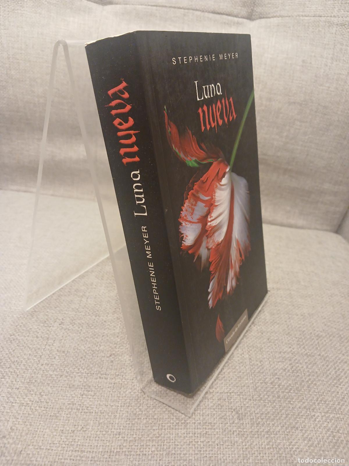 Libros de segunda mano: Luna nueva - Stephenie Meyer - Foto 2