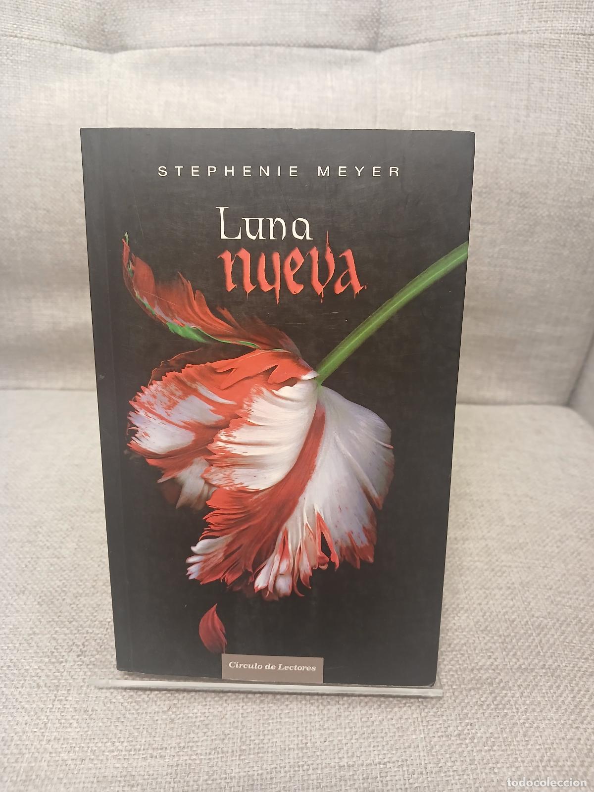 Libros de segunda mano: Luna nueva - Stephenie Meyer - Foto 1