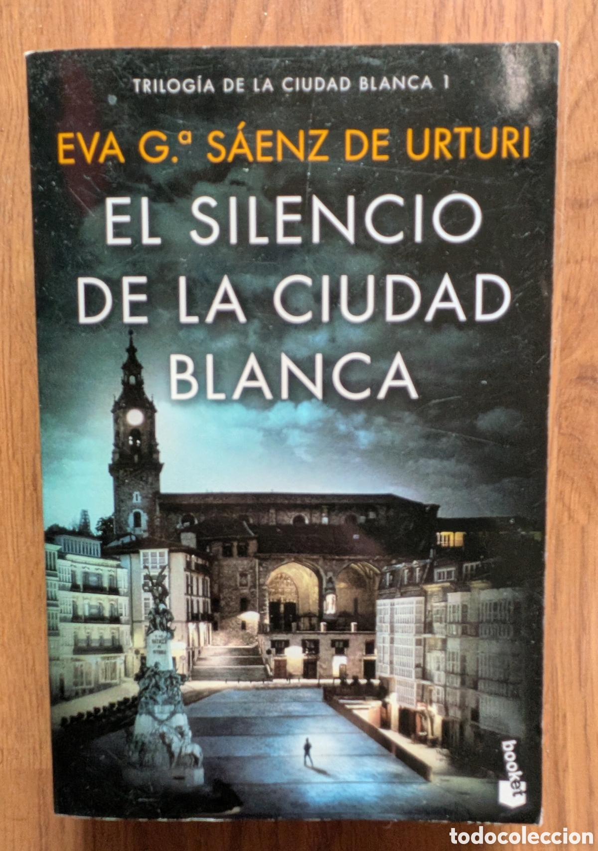Libros de segunda mano: EL SILENCIO DE LA CIUDAD BLANCA - Eva G. S&aacute;enz de Urturi (Trilog&iacute;a de la ciudad blanca 1)