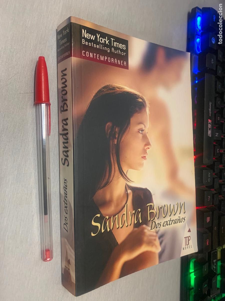 Libros de segunda mano: DOS EXTRA&Ntilde;OS / SANDRA BROWN / HARLEQU&Iacute;N IB&Eacute;RICA 2008
