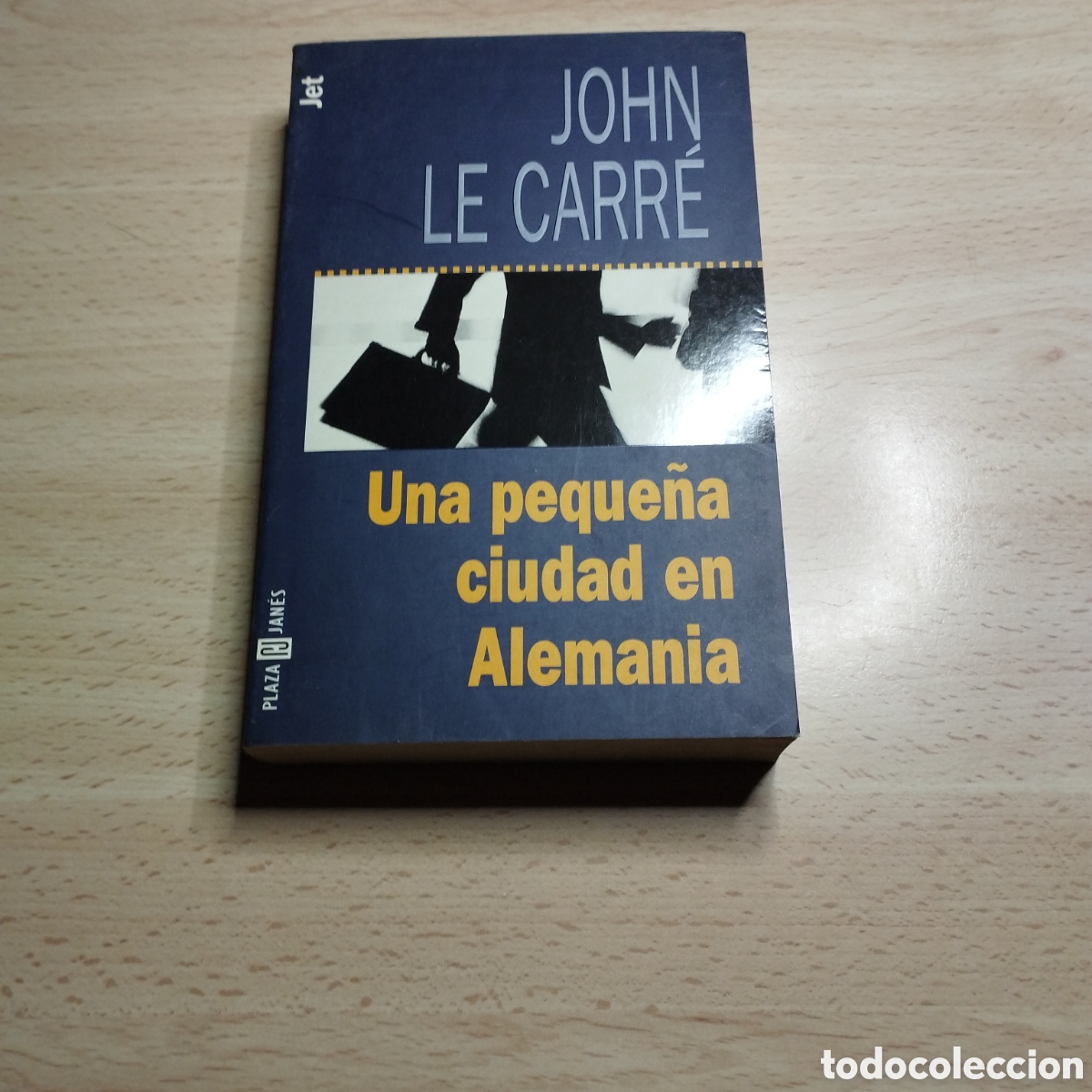 Libros de segunda mano: Una peque&ntilde;a ciudad en Alemania. John Le Carr&eacute;. 2001. Plaza & Jan&eacute;s Jet