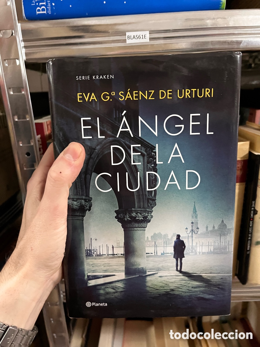 Second hand books: BLAS61E SERIE KRAKEN EVA G. S&Aacute;ENZ DE URTURI EL ANGEL DE LA CIUDAD