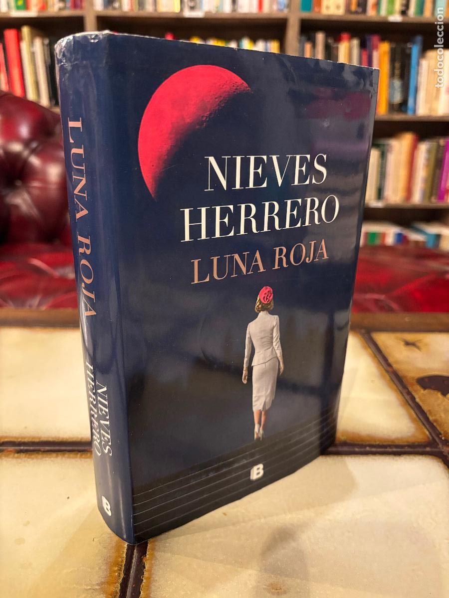 Libros de segunda mano: Luna roja. Nieves Herrero