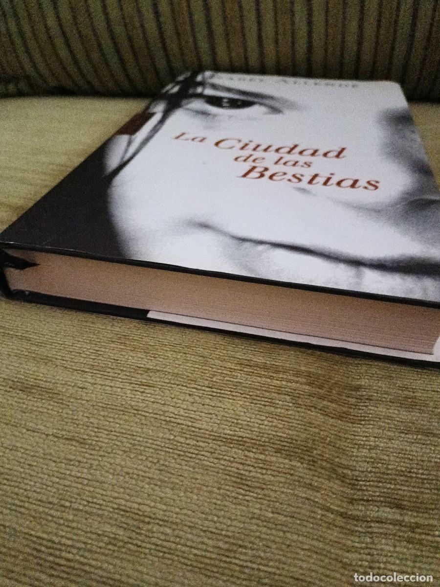 Libros de segunda mano: LA CIUDAD DE LAS BESTIAS - Foto 3